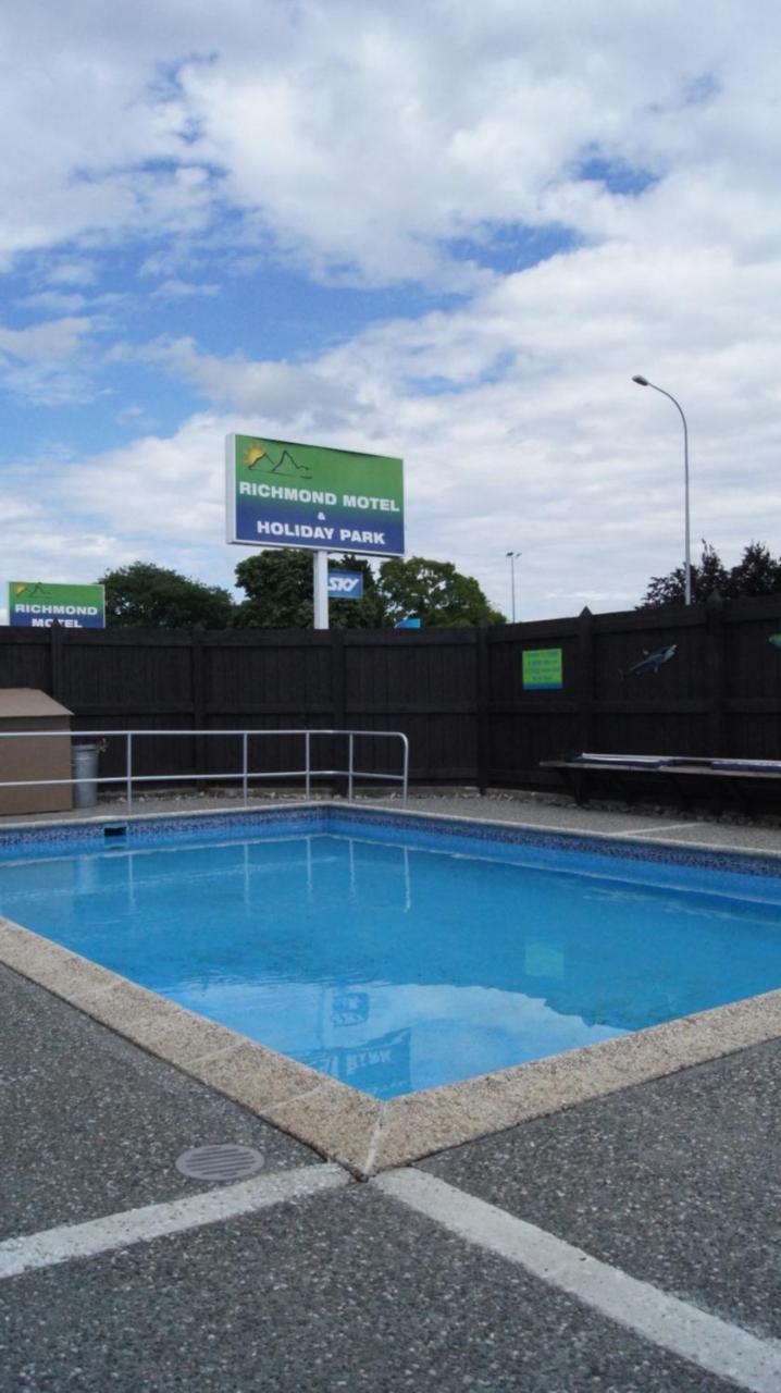 Richmond Holiday Park Bagian luar foto